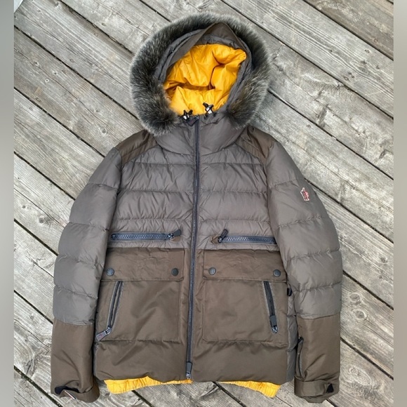 Moncler Grenoble Remarde Down Coat Jacket Size 2 Green Olive - Picture 1 of 16